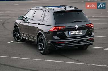 Внедорожник / Кроссовер Volkswagen Tiguan 2019 в 