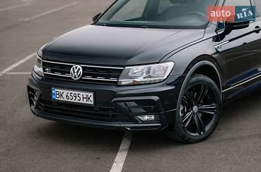 Внедорожник / Кроссовер Volkswagen Tiguan 2019 в 