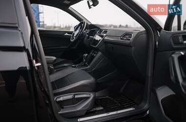 Внедорожник / Кроссовер Volkswagen Tiguan 2019 в 