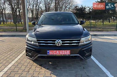 Внедорожник / Кроссовер Volkswagen Tiguan 2019 в 