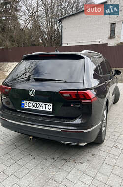 Позашляховик / Кросовер Volkswagen Tiguan 2018 в 