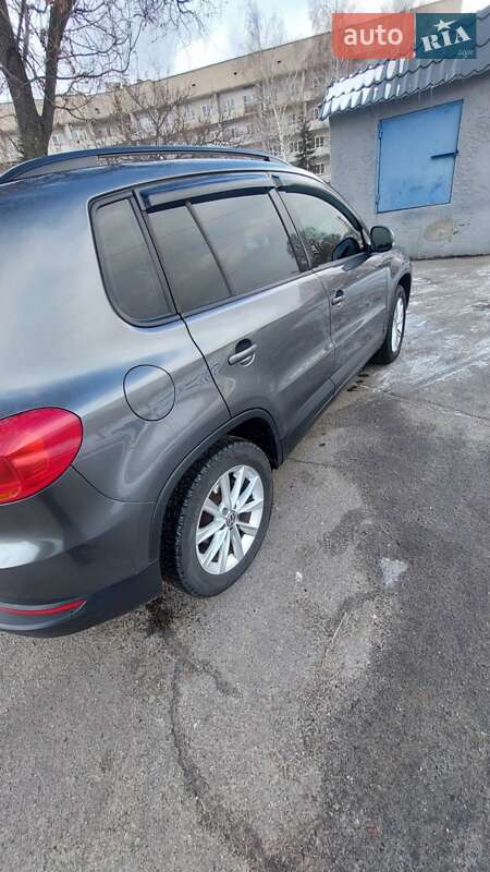 Внедорожник / Кроссовер Volkswagen Tiguan 2015 в Днепре