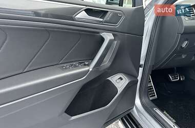 Позашляховик / Кросовер Volkswagen Tiguan 2020 в 