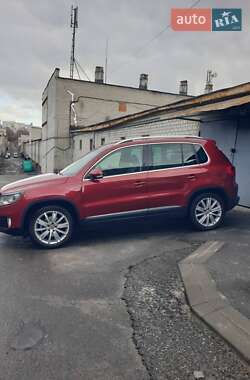 Позашляховик / Кросовер Volkswagen Tiguan 2013 в Харкові