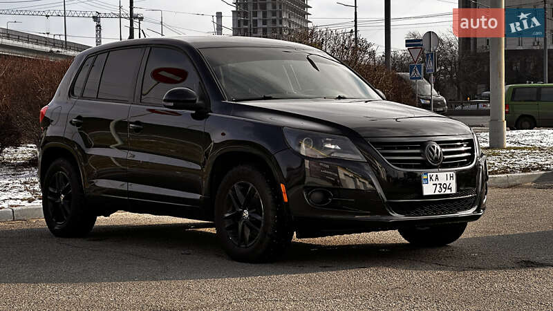 Внедорожник / Кроссовер Volkswagen Tiguan 2010 в Киеве