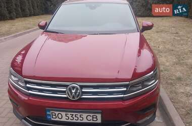 Позашляховик / Кросовер Volkswagen Tiguan 2016 в Києві