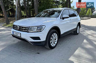 Внедорожник / Кроссовер Volkswagen Tiguan 2018 в Тернополе