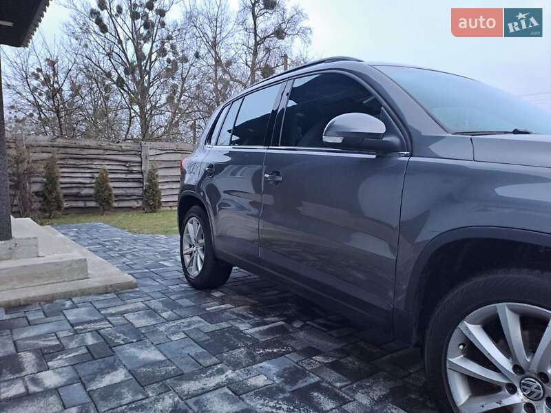 Внедорожник / Кроссовер Volkswagen Tiguan 2012 в Славуте