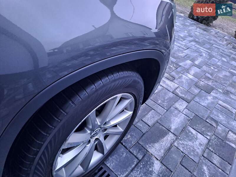 Внедорожник / Кроссовер Volkswagen Tiguan 2012 в Славуте