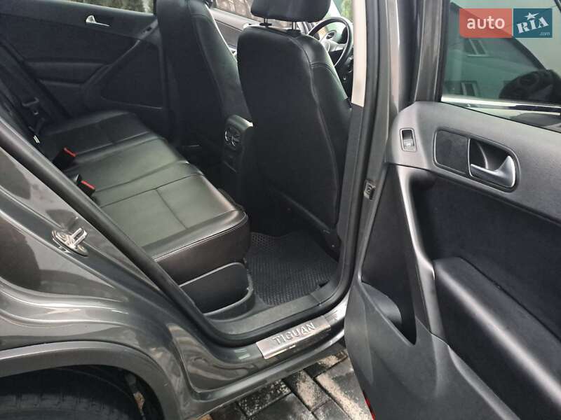 Внедорожник / Кроссовер Volkswagen Tiguan 2012 в Славуте