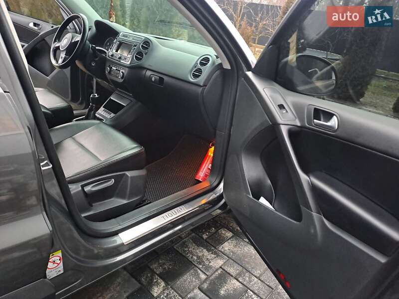 Внедорожник / Кроссовер Volkswagen Tiguan 2012 в Славуте