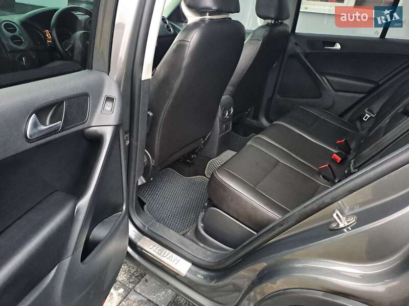 Внедорожник / Кроссовер Volkswagen Tiguan 2012 в Славуте