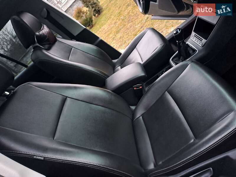 Внедорожник / Кроссовер Volkswagen Tiguan 2012 в Славуте