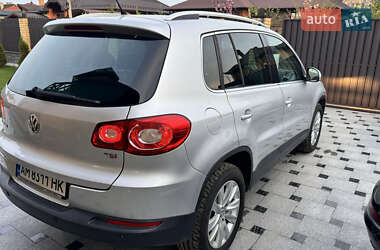 Внедорожник / Кроссовер Volkswagen Tiguan 2009 в 