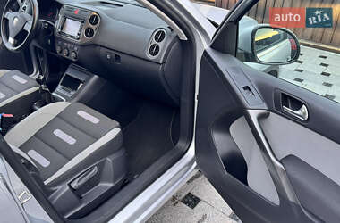 Внедорожник / Кроссовер Volkswagen Tiguan 2009 в 