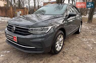 Внедорожник / Кроссовер Volkswagen Tiguan 2021 в Киеве