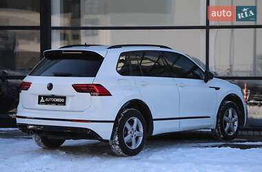 Внедорожник / Кроссовер Volkswagen Tiguan 2018 в 