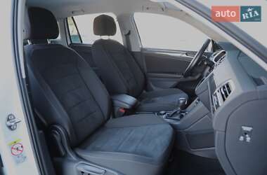 Внедорожник / Кроссовер Volkswagen Tiguan 2018 в 