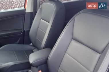 Внедорожник / Кроссовер Volkswagen Tiguan 2018 в 