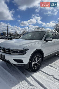 Внедорожник / Кроссовер Volkswagen Tiguan 2019 в Киеве