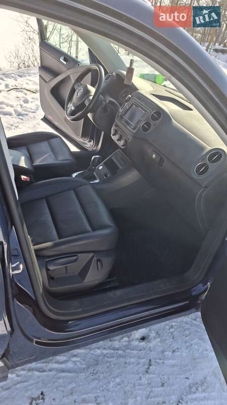 Внедорожник / Кроссовер Volkswagen Tiguan 2015 в Ворзеле