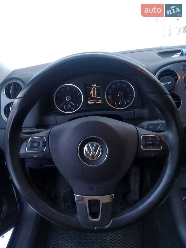 Внедорожник / Кроссовер Volkswagen Tiguan 2015 в Ворзеле