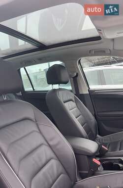 Внедорожник / Кроссовер Volkswagen Tiguan 2018 в 