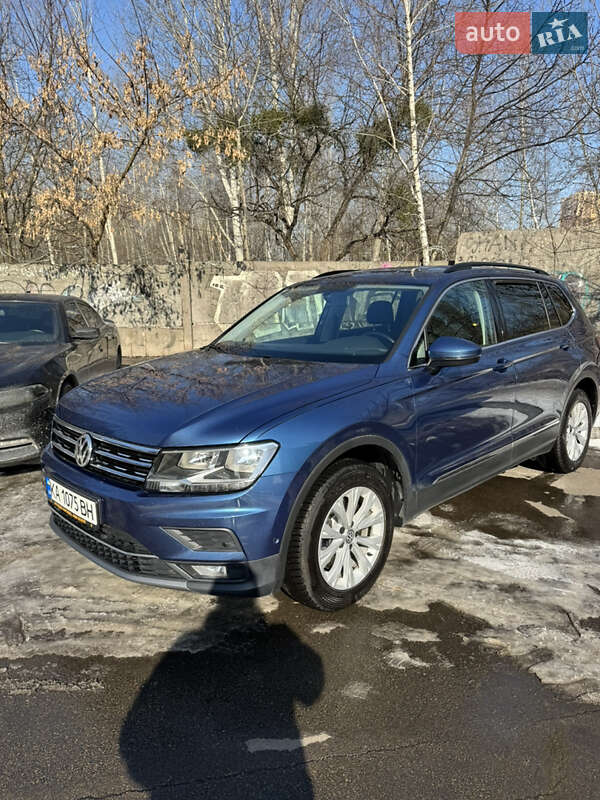 Внедорожник / Кроссовер Volkswagen Tiguan 2017 в Киеве фото 2 Внедорожник / Кроссовер Volkswagen Tiguan 2017 в Киеве