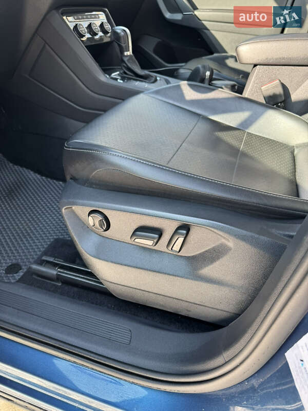 Внедорожник / Кроссовер Volkswagen Tiguan 2017 в Киеве фото 17 Внедорожник / Кроссовер Volkswagen Tiguan 2017 в Киеве