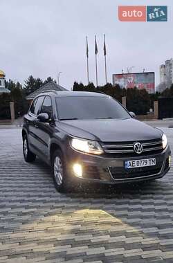 Внедорожник / Кроссовер Volkswagen Tiguan 2015 в Львове