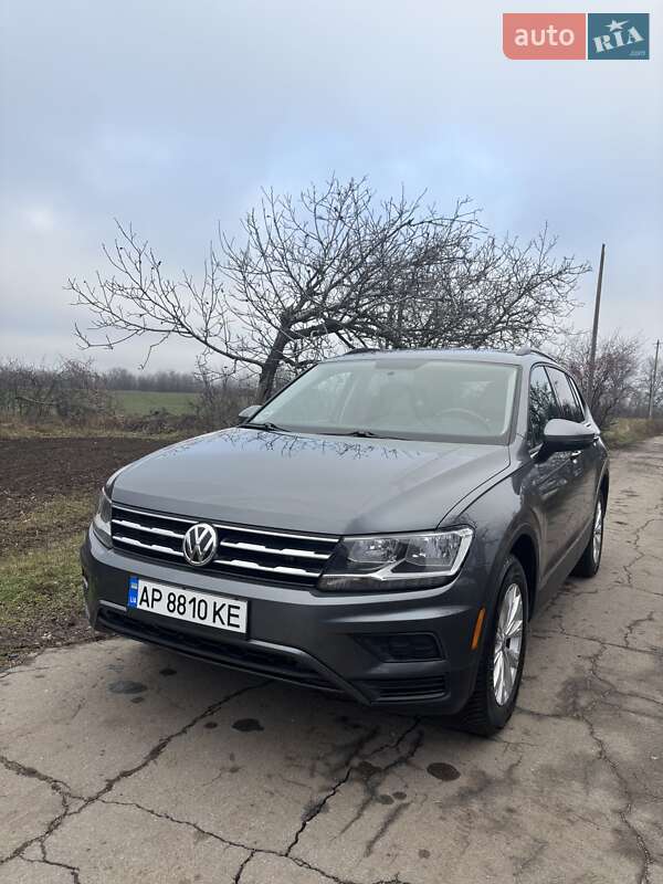 Внедорожник / Кроссовер Volkswagen Tiguan 2019 в 