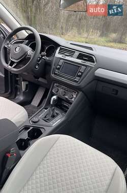 Внедорожник / Кроссовер Volkswagen Tiguan 2019 в 