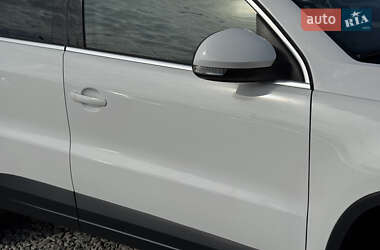 Внедорожник / Кроссовер Volkswagen Tiguan 2010 в 