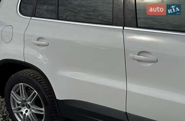Внедорожник / Кроссовер Volkswagen Tiguan 2010 в 