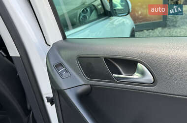 Внедорожник / Кроссовер Volkswagen Tiguan 2010 в 