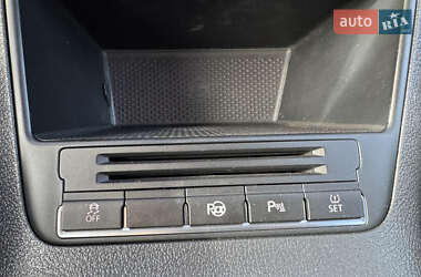 Внедорожник / Кроссовер Volkswagen Tiguan 2010 в 