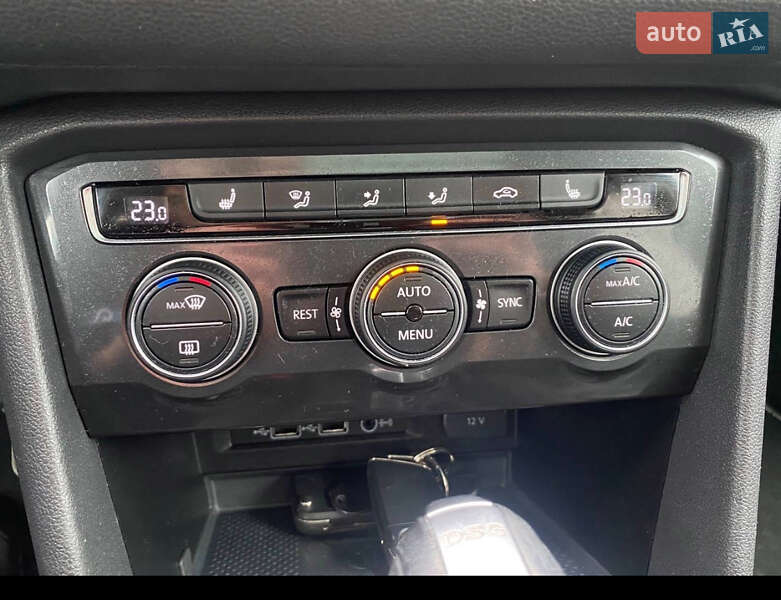 Внедорожник / Кроссовер Volkswagen Tiguan 2018 в Одессе