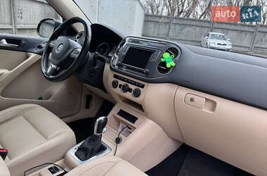 Внедорожник / Кроссовер Volkswagen Tiguan 2016 в 