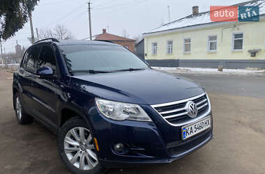 Внедорожник / Кроссовер Volkswagen Tiguan 2011 в Кролевце