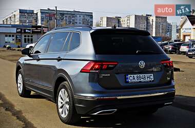 Позашляховик / Кросовер Volkswagen Tiguan 2017 в  фото 4 Позашляховик / Кросовер Volkswagen Tiguan 2017 в
