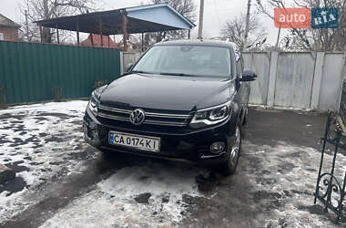 Внедорожник / Кроссовер Volkswagen Tiguan 2011 в Городище