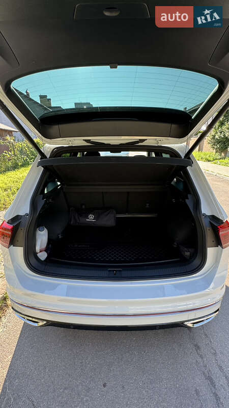 Внедорожник / Кроссовер Volkswagen Tiguan 2021 в Львове