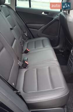 Внедорожник / Кроссовер Volkswagen Tiguan 2014 в 
