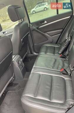 Внедорожник / Кроссовер Volkswagen Tiguan 2012 в 
