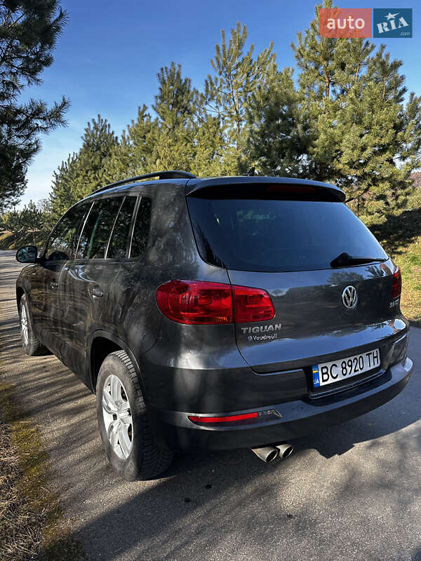 Позашляховик / Кросовер Volkswagen Tiguan 2016 в Львові