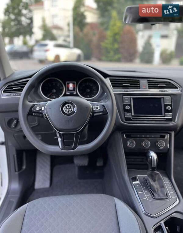 Внедорожник / Кроссовер Volkswagen Tiguan 2019 в Одессе