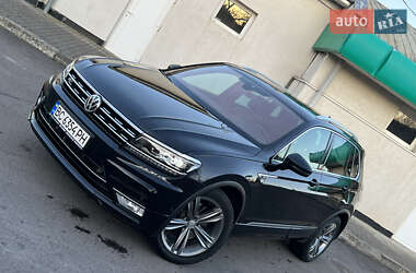 Внедорожник / Кроссовер Volkswagen Tiguan 2017 в 