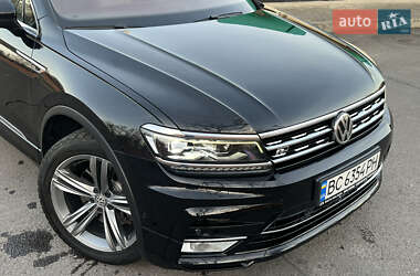 Внедорожник / Кроссовер Volkswagen Tiguan 2017 в 