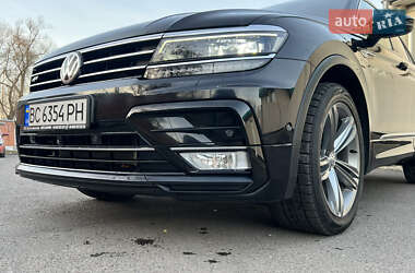 Внедорожник / Кроссовер Volkswagen Tiguan 2017 в 
