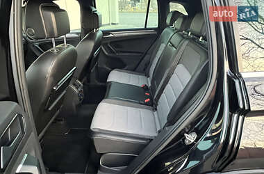 Внедорожник / Кроссовер Volkswagen Tiguan 2017 в 